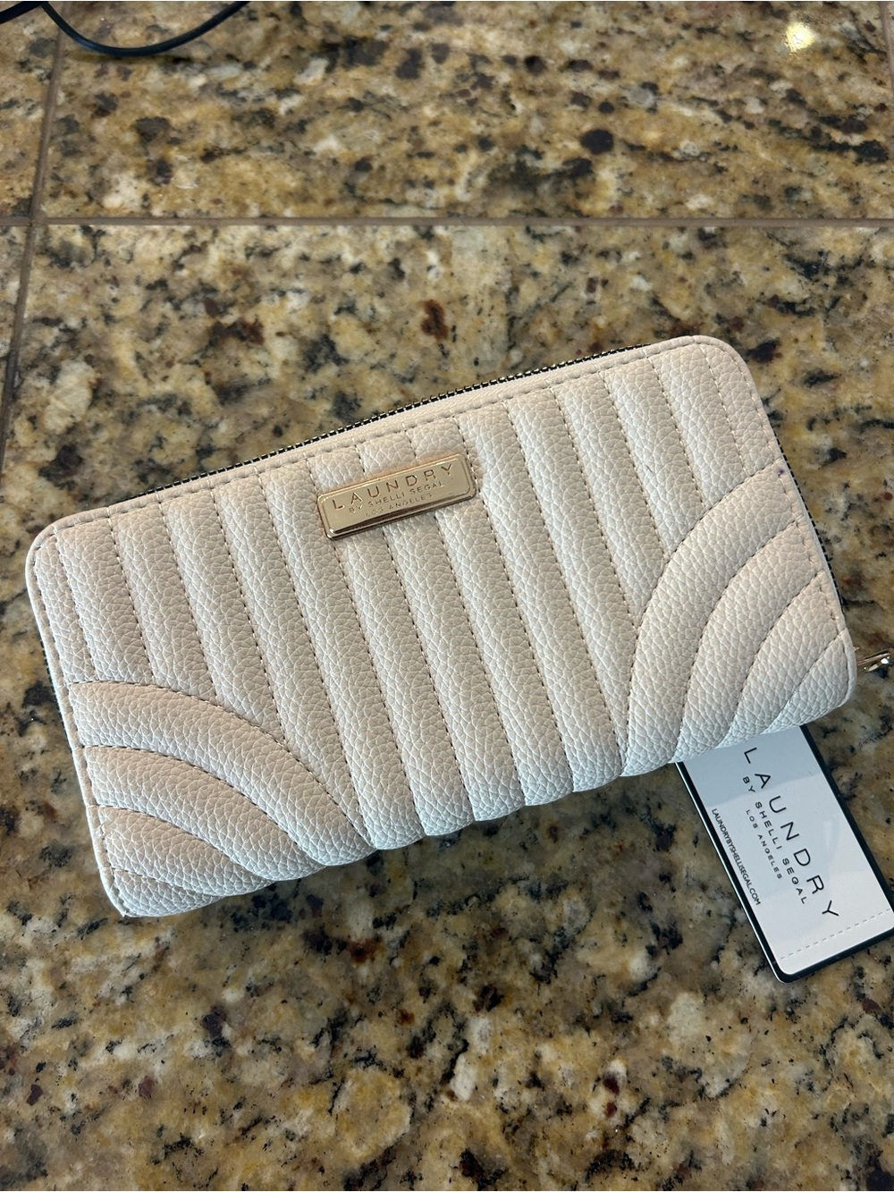 Laundry By Shelli Segal Cream Quilted Zip-Around Wallet
